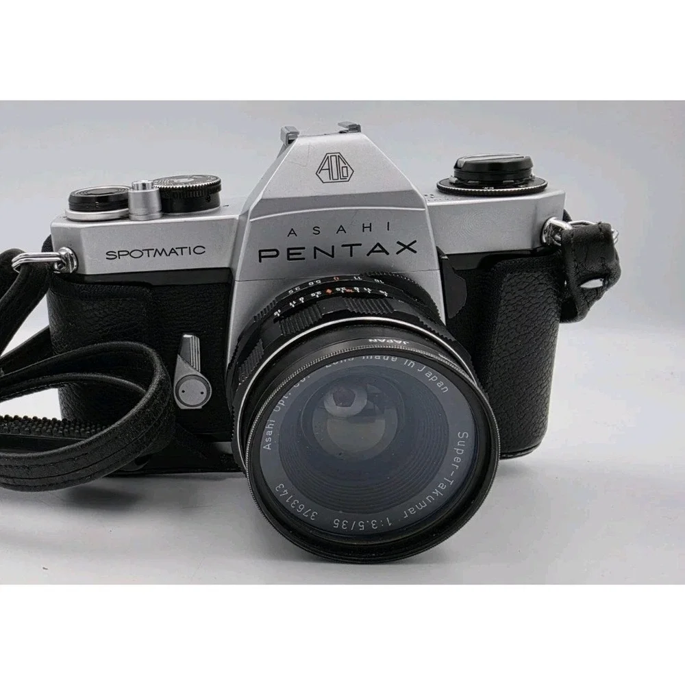 Asahi Pentax Spotmatic SP 35mm Film Camera Super Takumar 35mm f3.5 Lens Japan